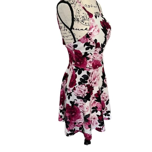 Speechless Fit & Flair Flowered Halter Dress Juniors size 3 NWT - Picture 5 of 8